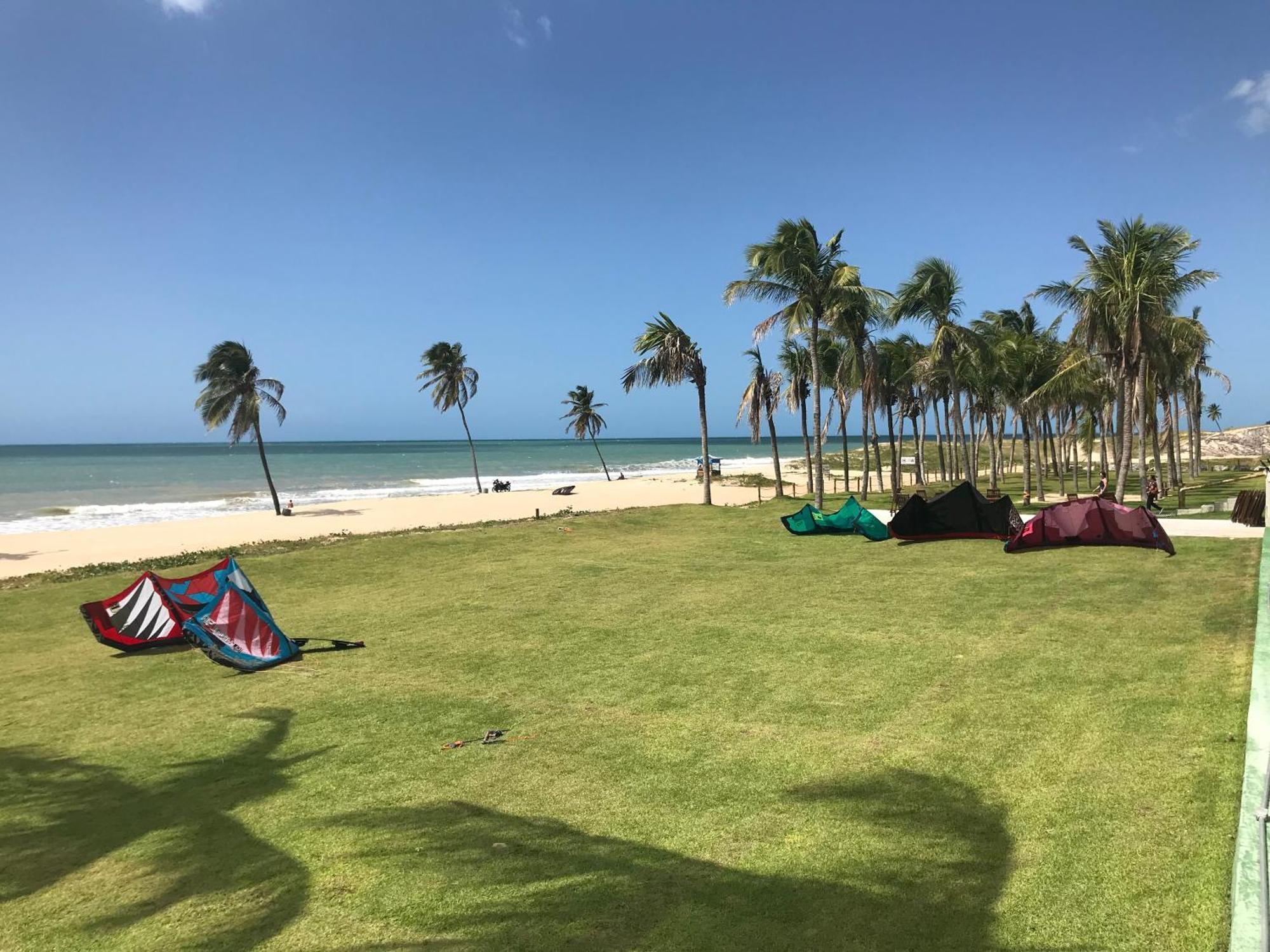 Condominio Wai Wai Pe Na Areia - Praia De كومبوكو المظهر الخارجي الصورة